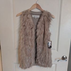 NWT Sebby collection khaki beige faux fur vest